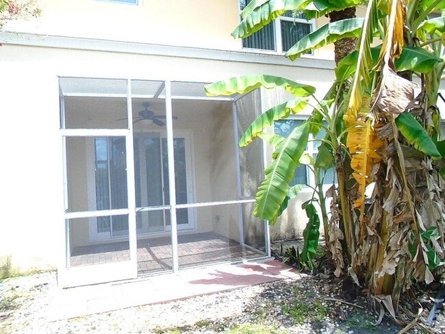 Foto del edificio - 2210 Seminole Palms Dr