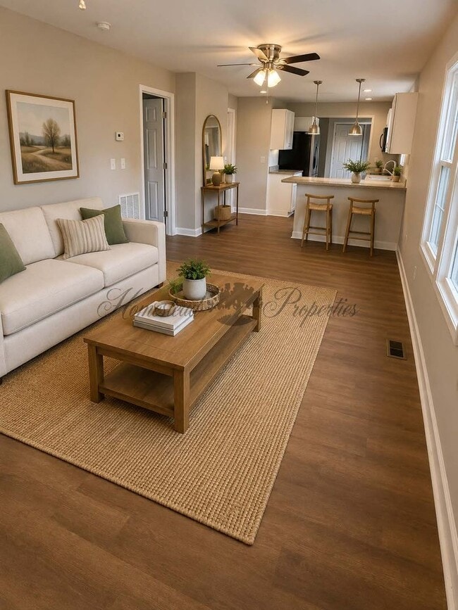 Building Photo - MOVE IN SPECIALS!! 3 Bedroom / 2 Bath Home on Lamont