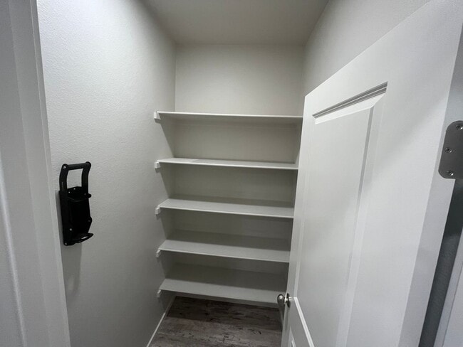 Building Photo - Beautiful 3 Bed 2.5 Bath Townhome in North East Fort Collins!