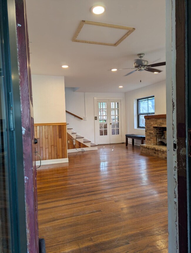 Foto del edificio - 207 Adrienne St