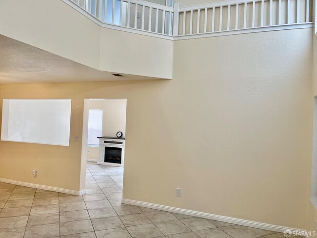 Building Photo - 1713 Crater Peak Way