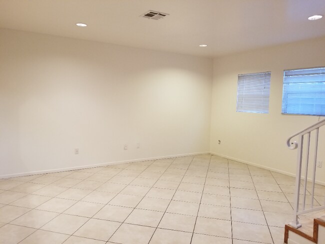 Foto del edificio - 1078 Gardenia Ave