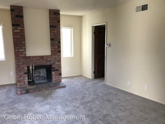 Building Photo - 5358 Circle Dr