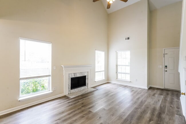 Building Photo - 608 Birchbrook Ct