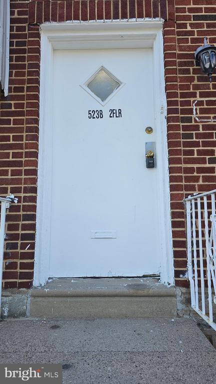 Building Photo - 523 E Tabor Rd