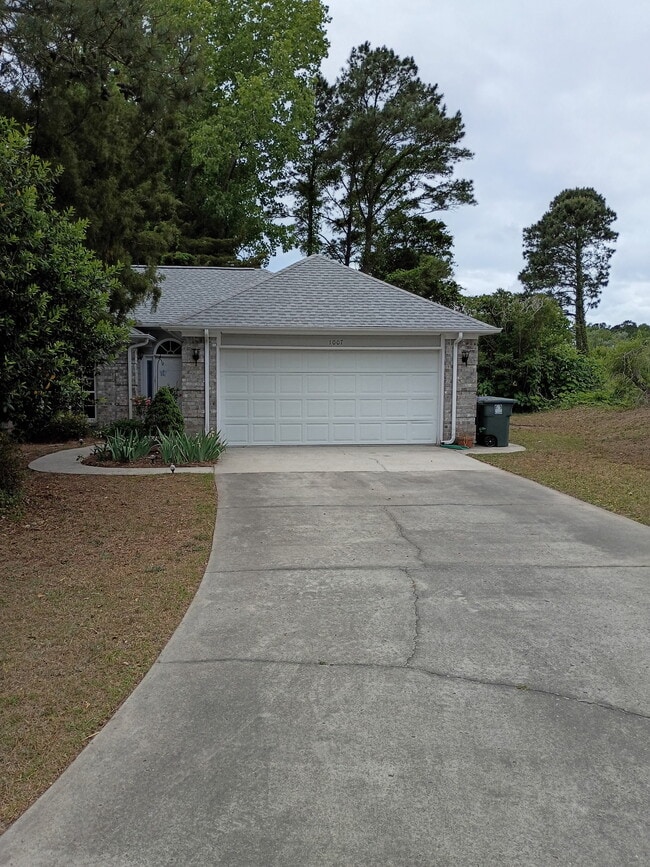 Foto del edificio - 1007 Handy St