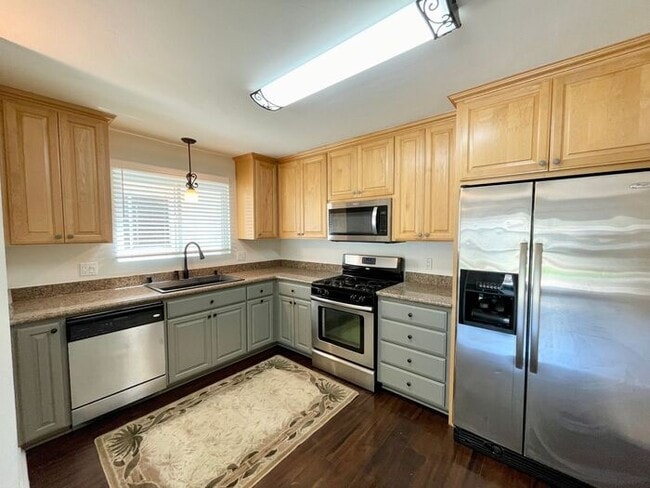 Foto del edificio - Beautifully Renovated 2 Bedroom 1.5 Bath Coronado Village Home