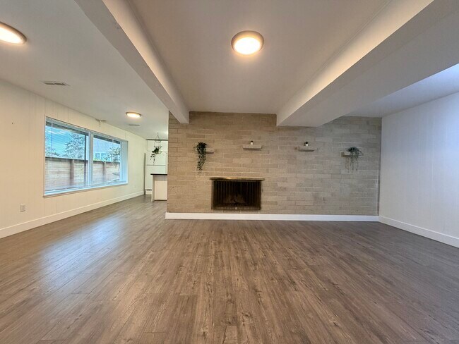 Building Photo - 16304 47th Pl S