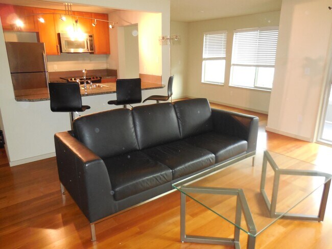 Foto del edificio - 2145 Dexter Ave N