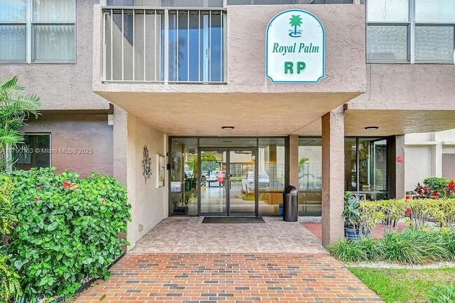 Photo - 777 S Federal Hwy Apartment