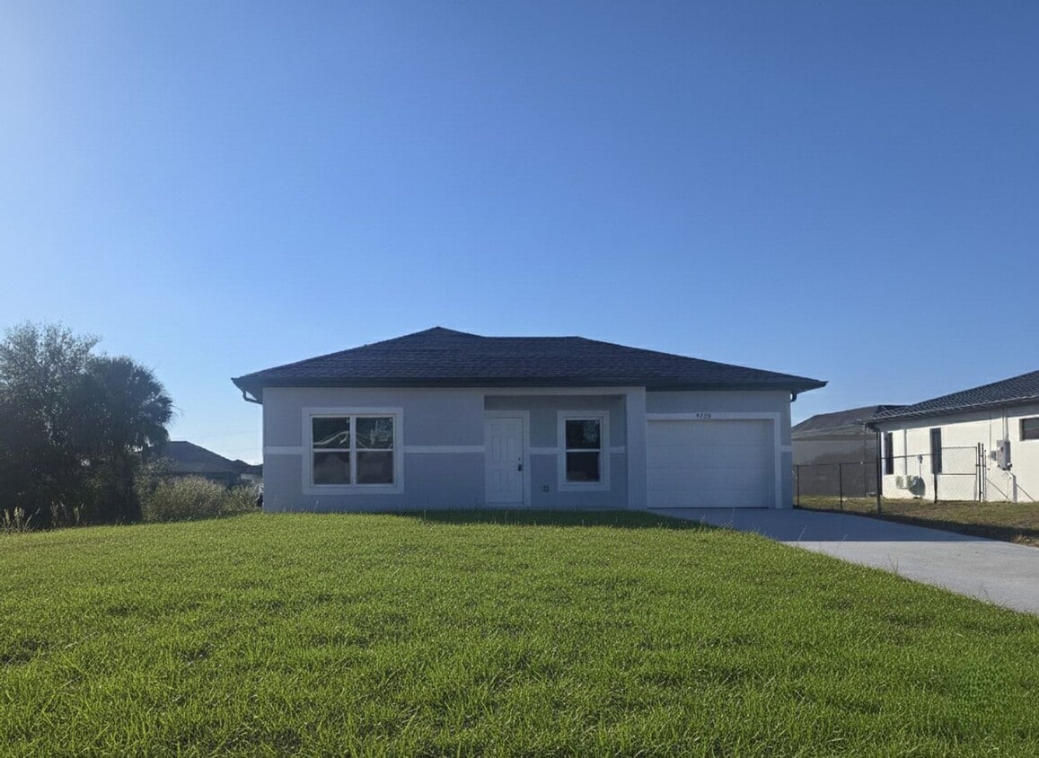 Brand New 2/2/1-PRIME SW LOCATION - Lehigh Acres - Brand New 2/2/1-PRIME SW LOCATION - Lehigh Acres