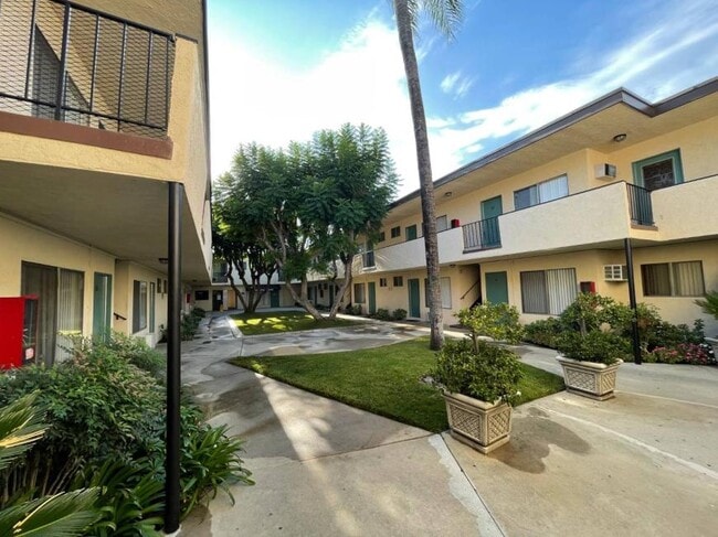 Building Photo - 1.0 bedroom in West Covina California 91791