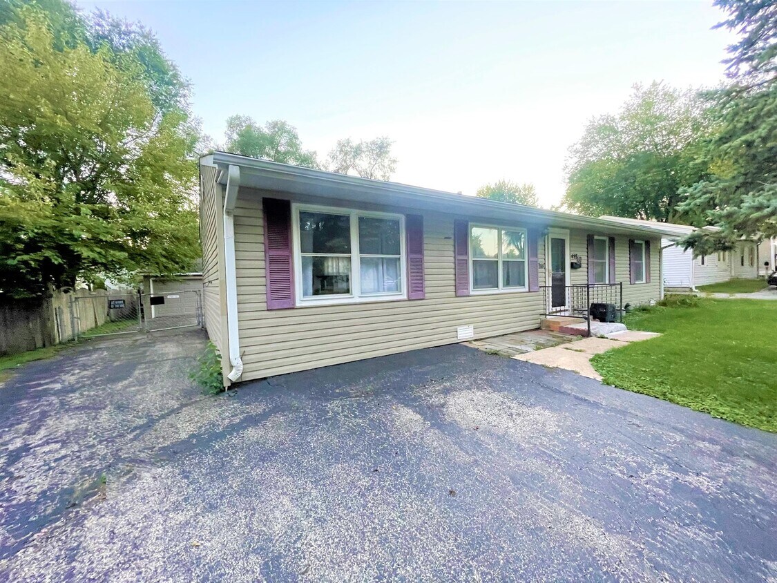 415 Singapore Ln, Carpentersville, IL 60110 House Rental in