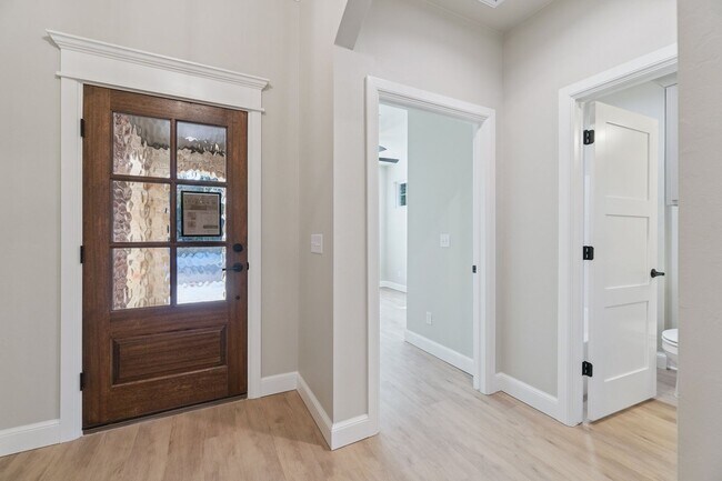 Foto del edificio - Luxury Townhome for Rent!