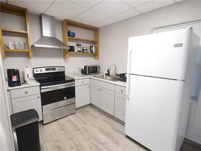 Building Photo - 1398 Branchwood Dr