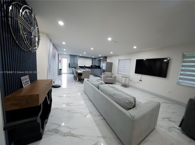 Foto del edificio - 1230 NE 89th St