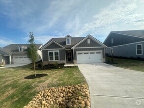 Building Photo - 1541 Lake Dr