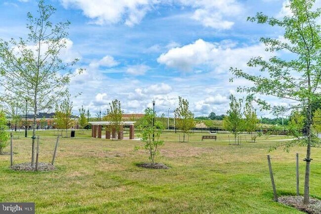 Foto del edificio - 9703 Tealbriar Dr