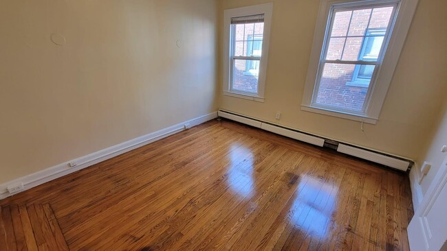 Building Photo - 208 Sherman Ave