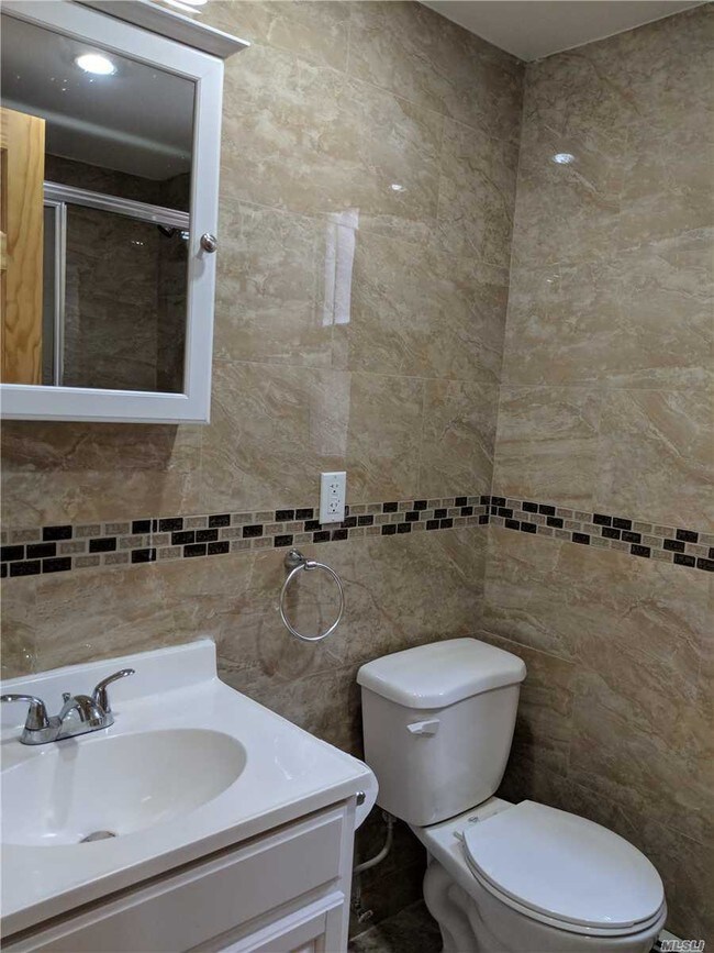 Foto del edificio - 2 bedroom in Queens NY 11416