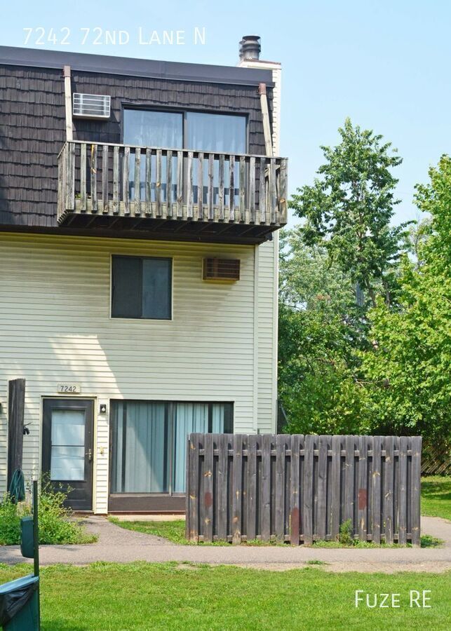 Foto del edificio - 7242 72nd Ln N