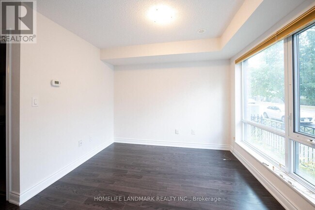 Photo du bâtiment - 319 South Park Rd