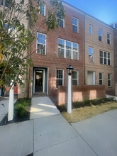 Building Photo - 302 Frederick Wy
