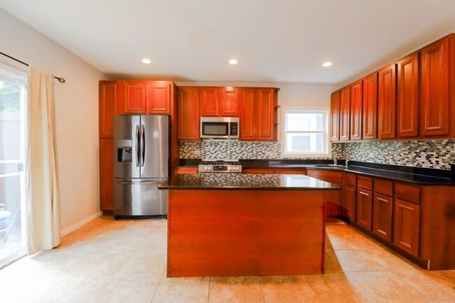 Foto del edificio - 6341 W Eddy St