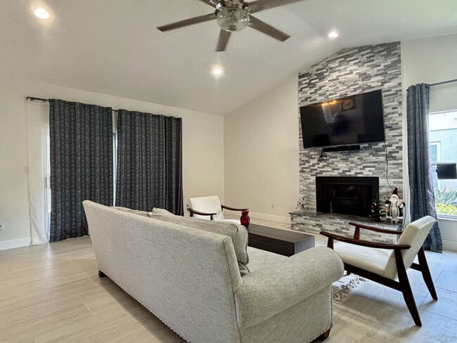 Foto del edificio - 9135 San Ambrosio Dr