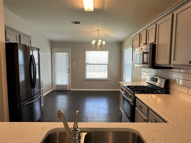 Foto del edificio - 1600 McDowell Bend