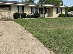 Building Photo - 3905 Miller Rd