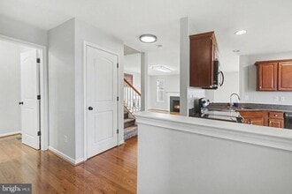 Building Photo - 1841 Vista Dr