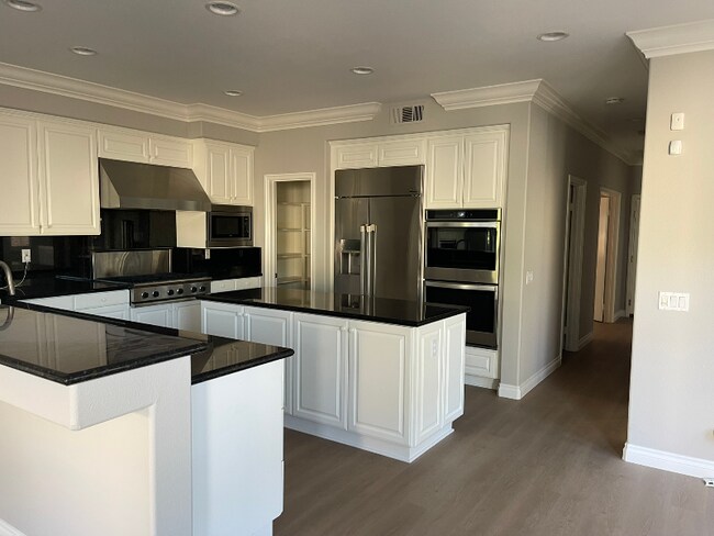 Foto del edificio - 19140 Chandon Ln