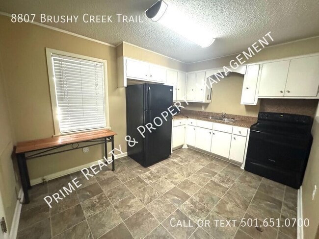 Building Photo - 8807 Brushy Crk Trl