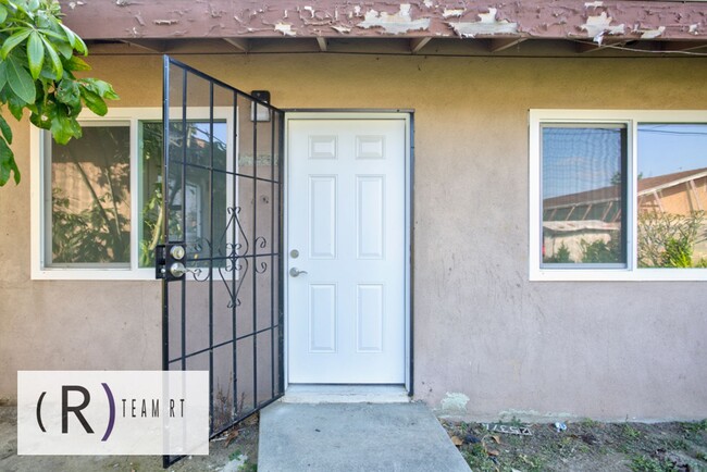 Building Photo - Adorable Newly Remodeled 1 Bed 1 Bathroom ...