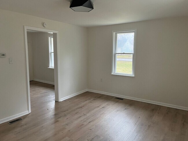 Foto del edificio - Cute 2 Bedroom Bungalow located near Reyno...