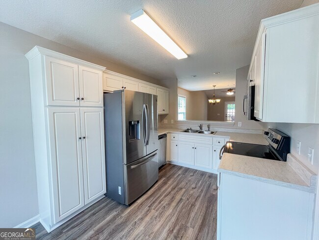 Foto del edificio - 546 Deerchase Ct