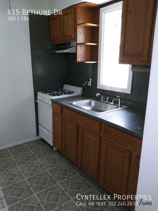 Available Now! Beautiful Three Bedroom Ho... - Available Now!  Beautiful Three Bedroom Ho...