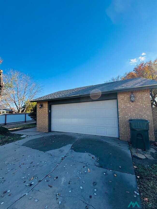 Foto del edificio - 1917 Colonial Pkwy