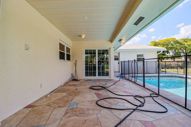 Foto del edificio - 1329 NW 84th Dr