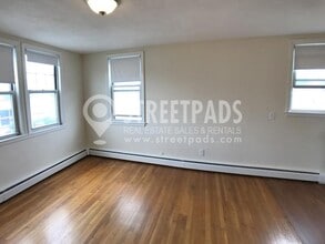 Building Photo - 160 N Beacon St