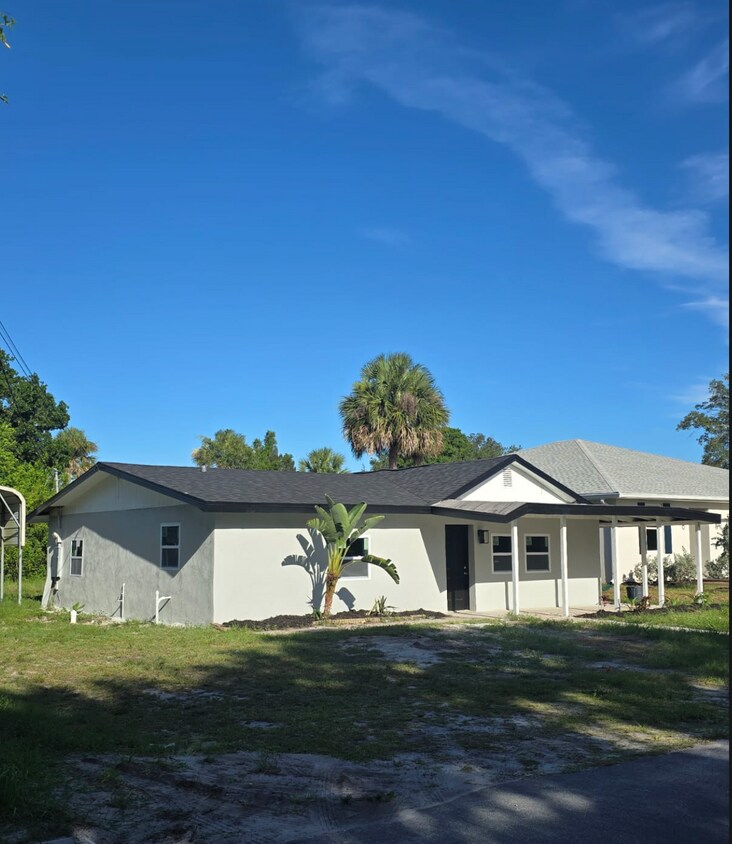 Foto principal - 162 Sunset Dr