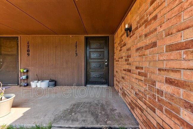 Photo - 1713 Hillcrest Drive Apartment