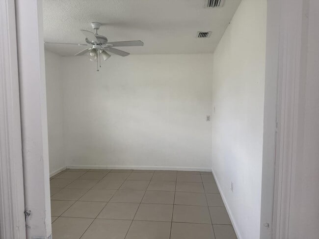 Foto del edificio - 24000 SW 207th Ave