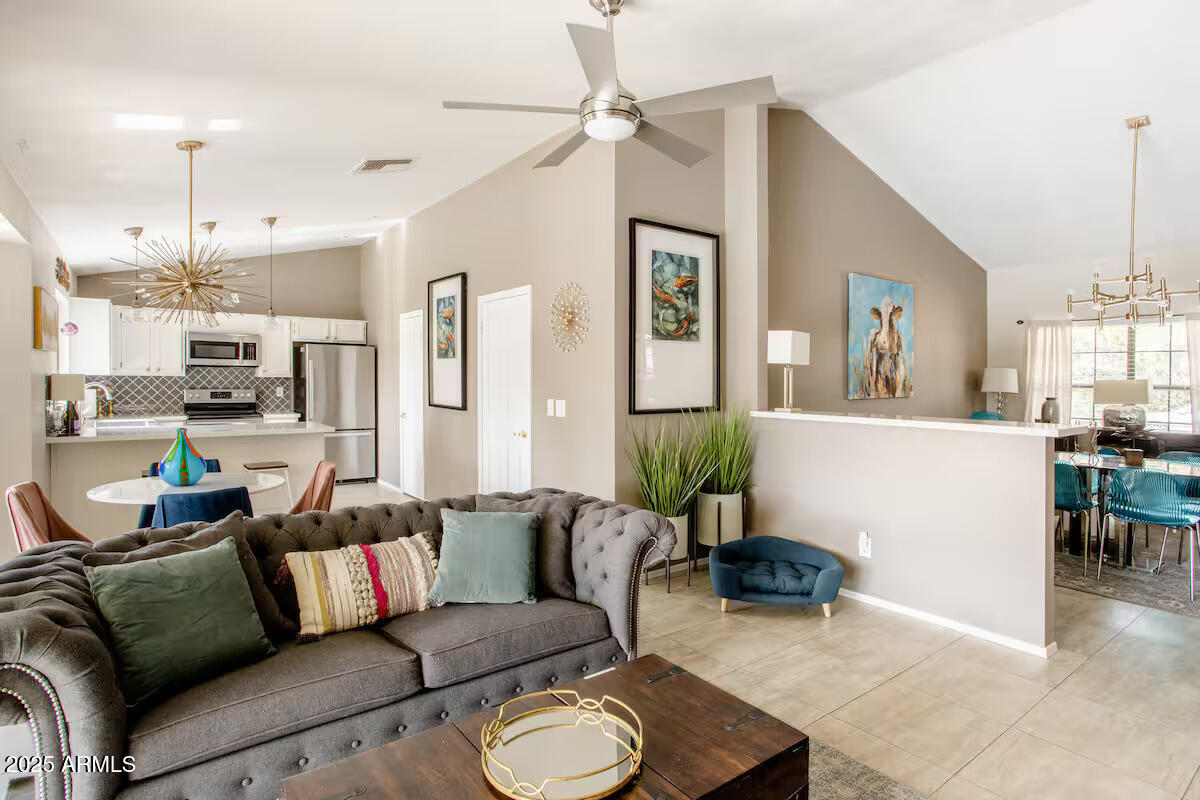 Foto principal - 6533 E Grandview Dr