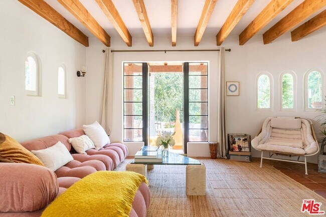 Foto del edificio - 3539 Canon Dr