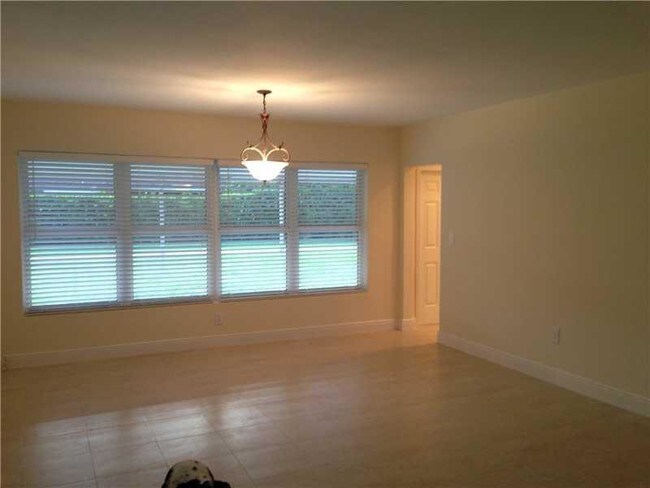 Building Photo - 8240 SW 63rd Ct