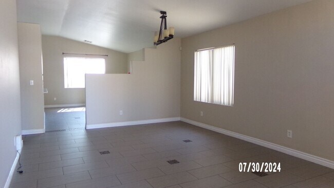 Foto del edificio - Green Valley Single Story 4 bedroom 2 bath