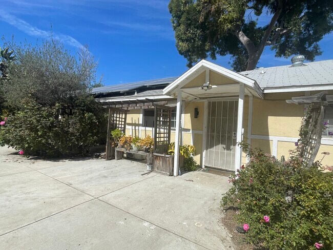 Building Photo - 13012 McKinley Ave