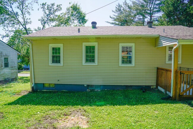 Back of house - 1403 Debow St